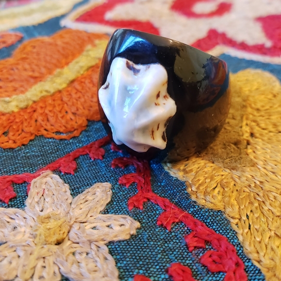 Vintage Chunky Ring Acrylic Seashell 1970sBlack - Picture 3 of 9